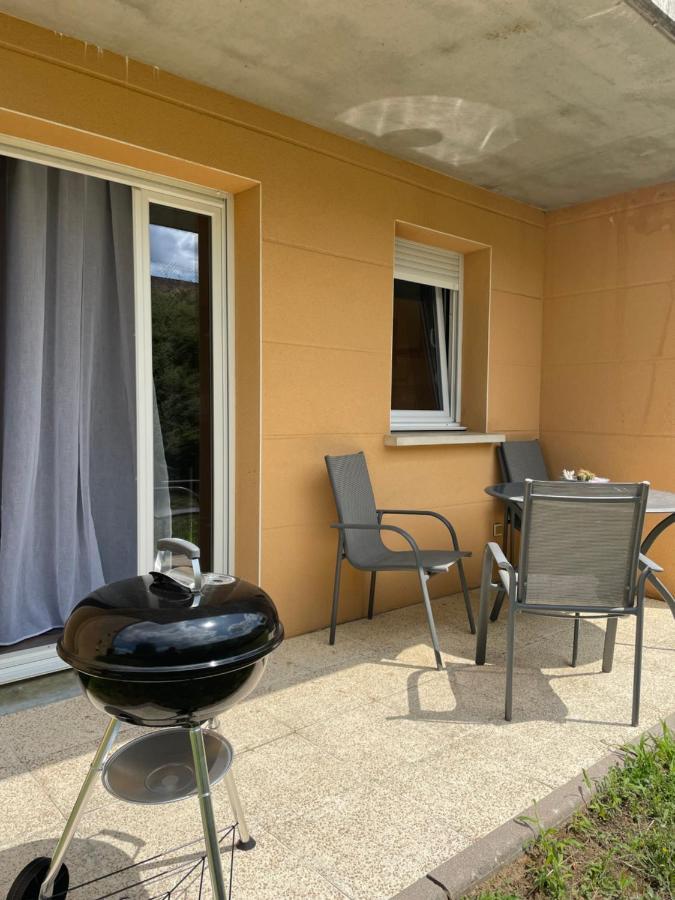 L'Evasion Verte - Parking Prive Langres Exterior foto
